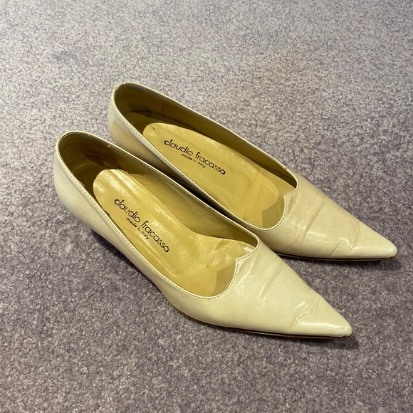 Claudio Fracassa kitten heels in cream - Picture 1 of 11